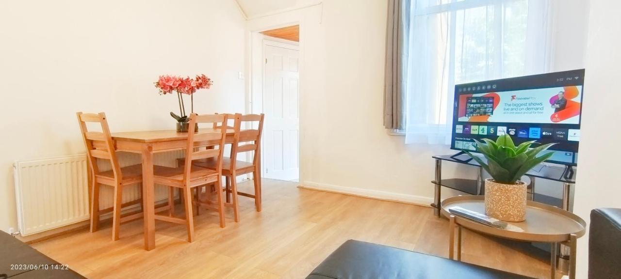 Ferienhaus Pearl Garden In Wembley London
